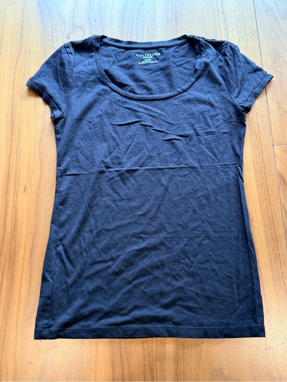 Ann Taylor Black Short Sleeve Scoop Neck Tee